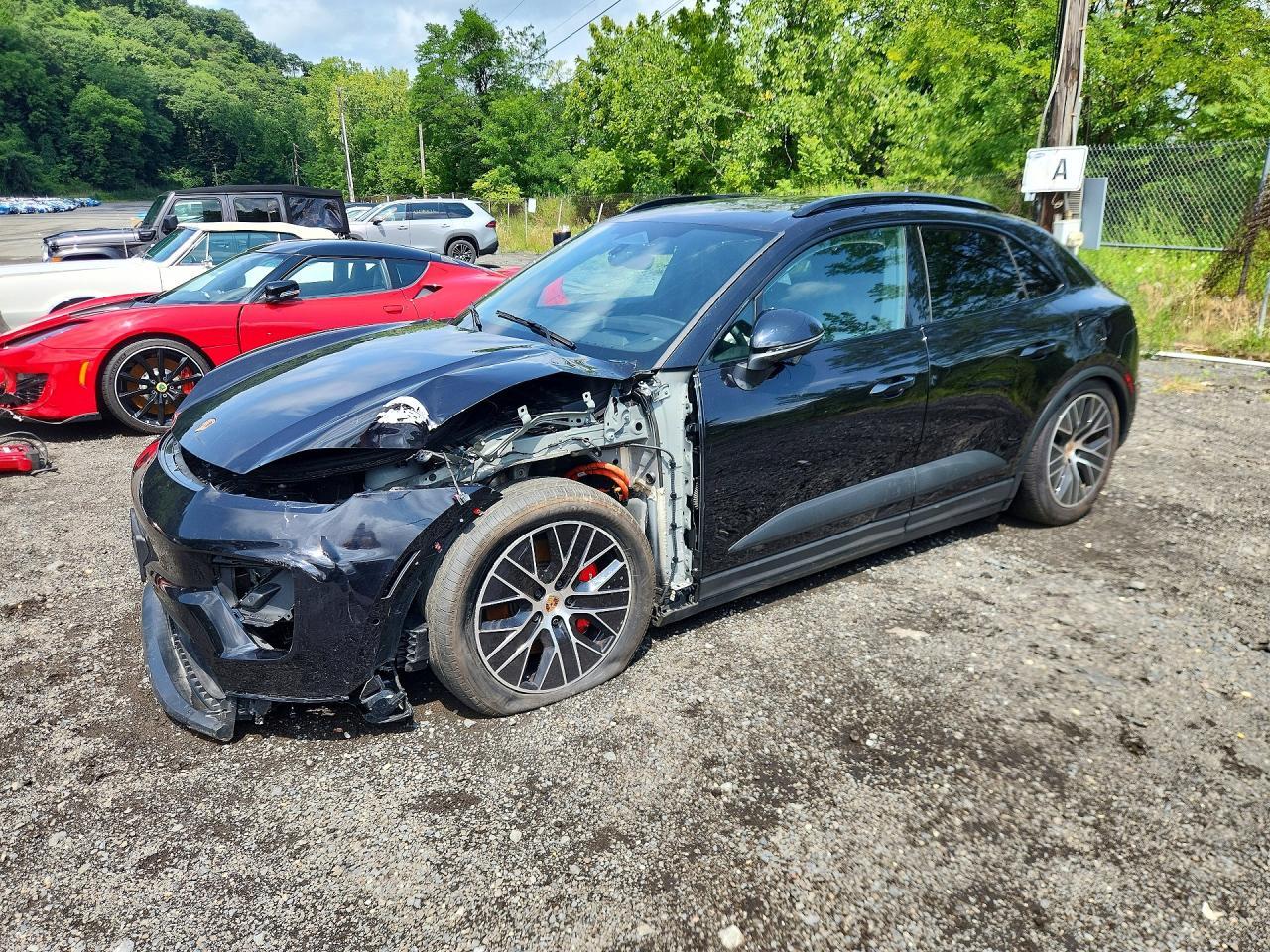 Salvage 2025 Porsche Macan 4s