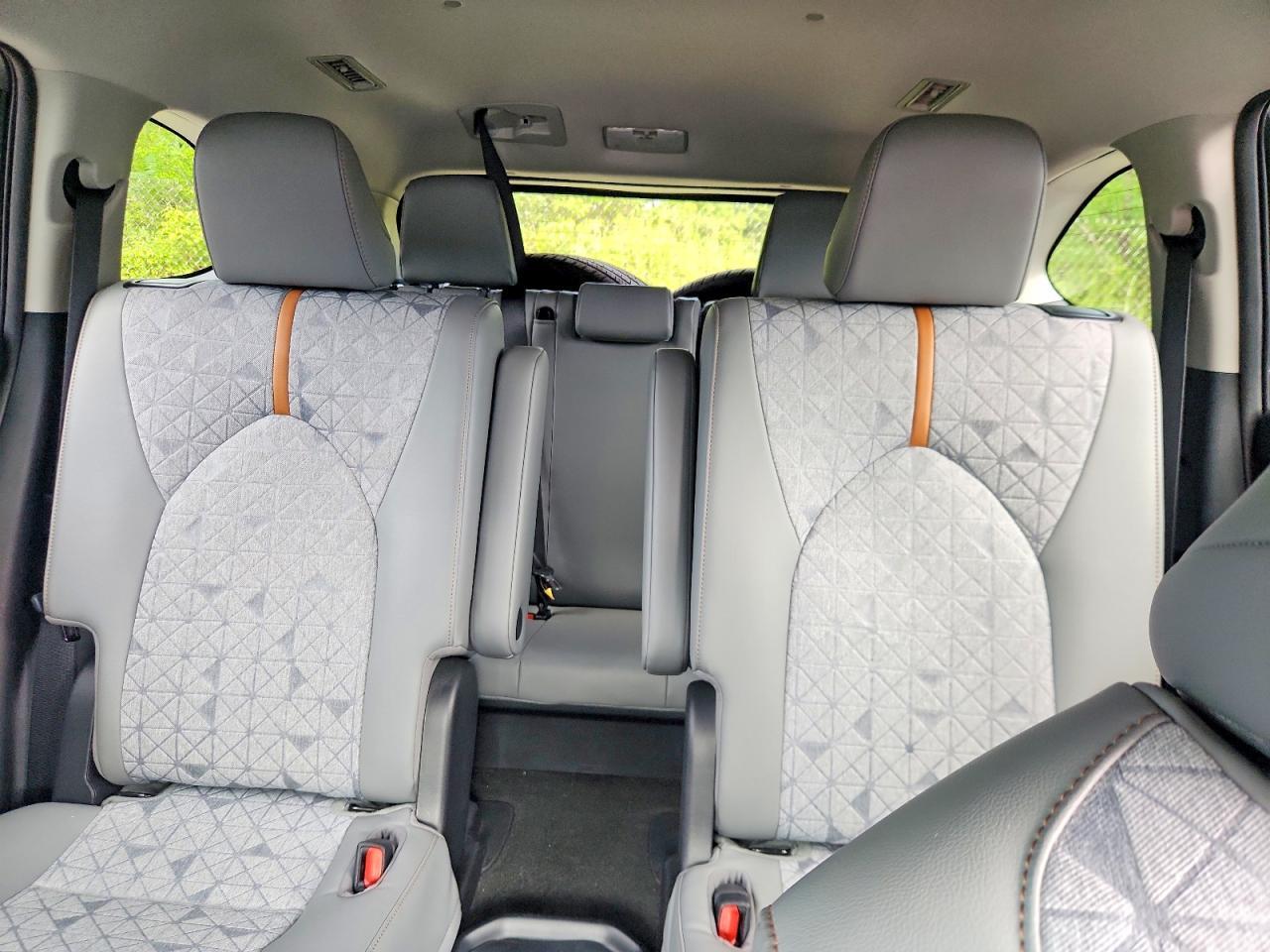 Salvage 2023 Toyota Highlander Hybrid Bronze Edition