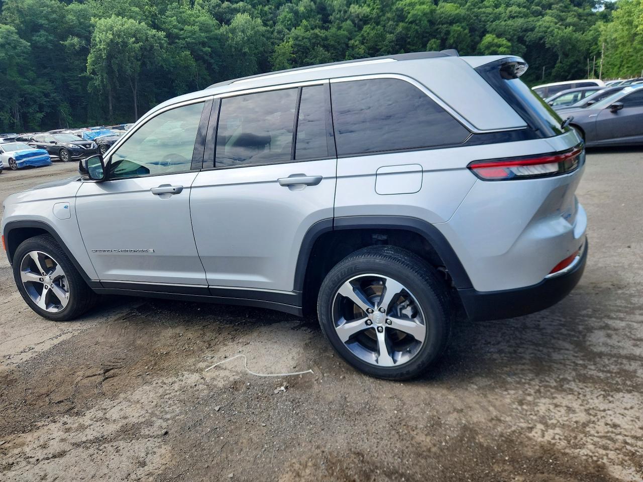 Salvage 2023 Jeep Grand Cherokee Limited 4xe