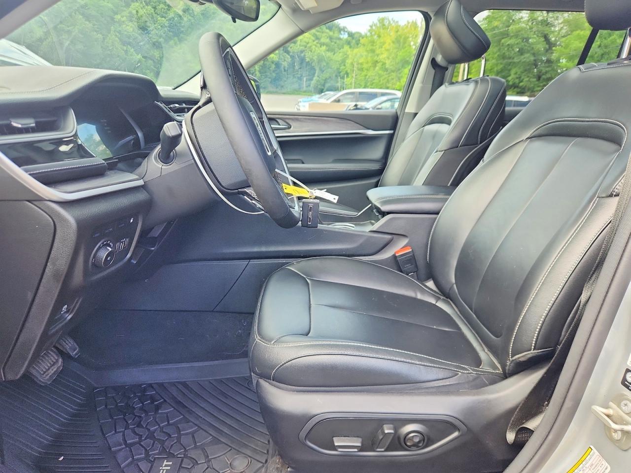 Salvage 2023 Jeep Grand Cherokee Limited 4xe