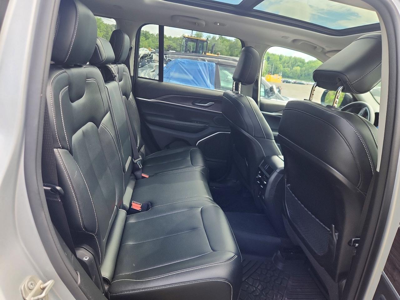 Salvage 2023 Jeep Grand Cherokee Limited 4xe