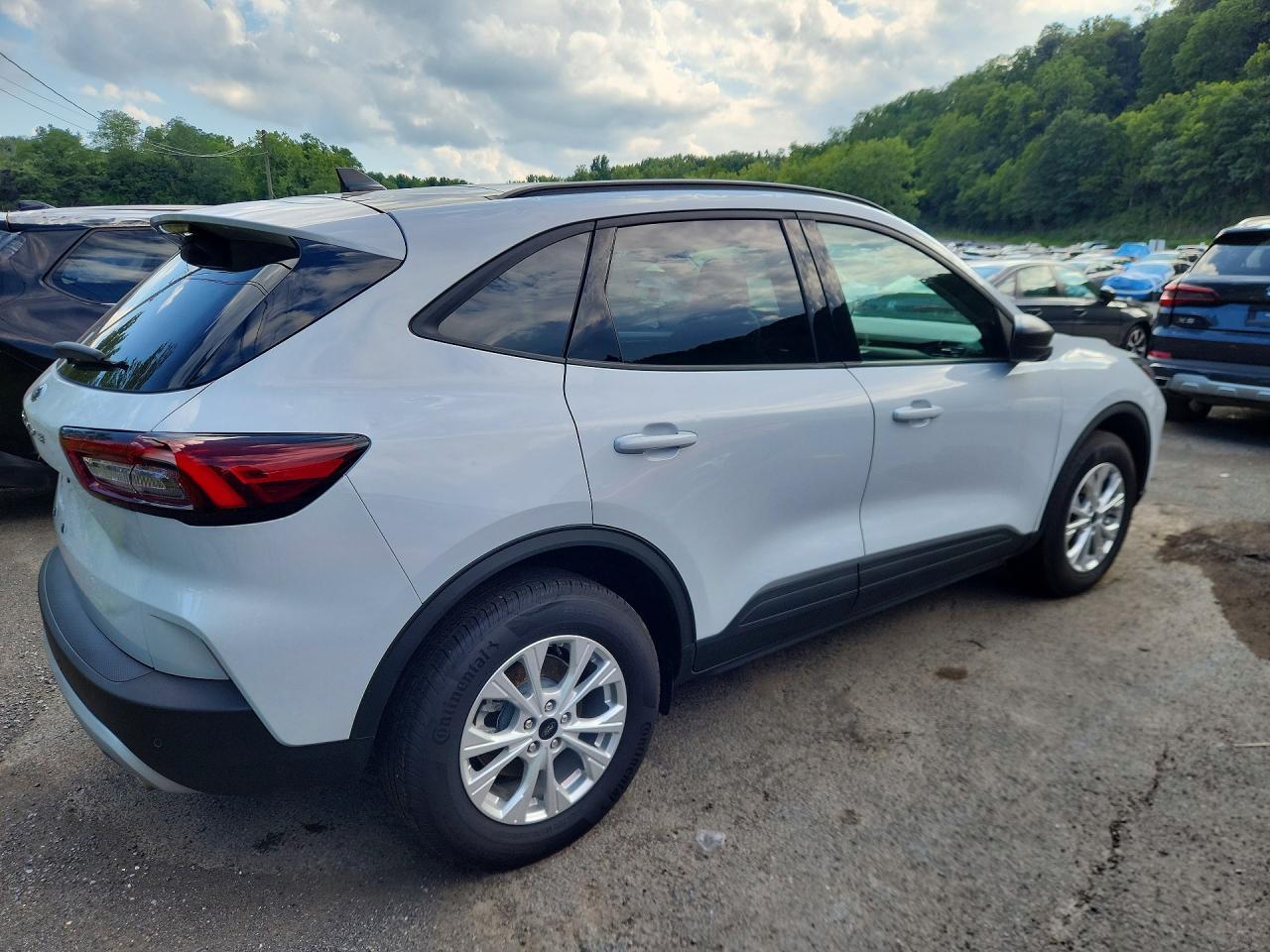 Salvage 2025 Ford Escape Active