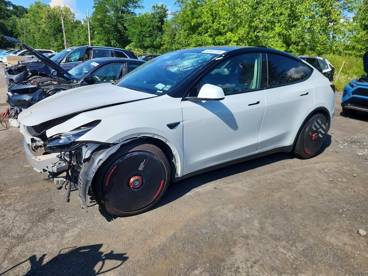 Salvage 2022 Tesla Model Y 
