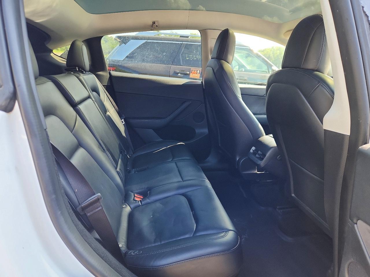 Salvage 2022 Tesla Model Y 