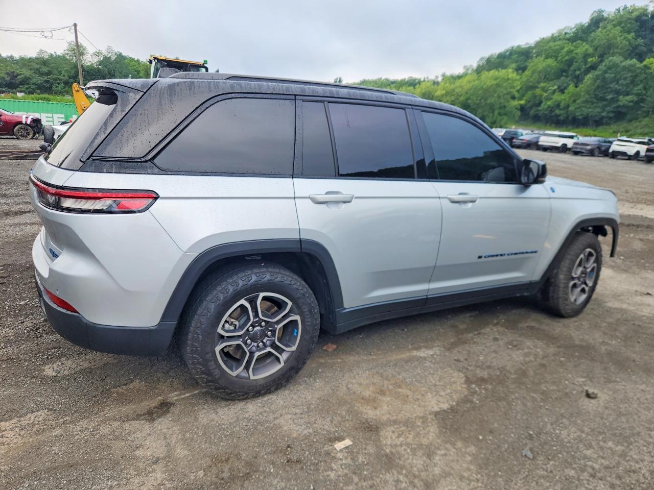Salvage 2022 Jeep Grand Cherokee Trailhawk 4xe