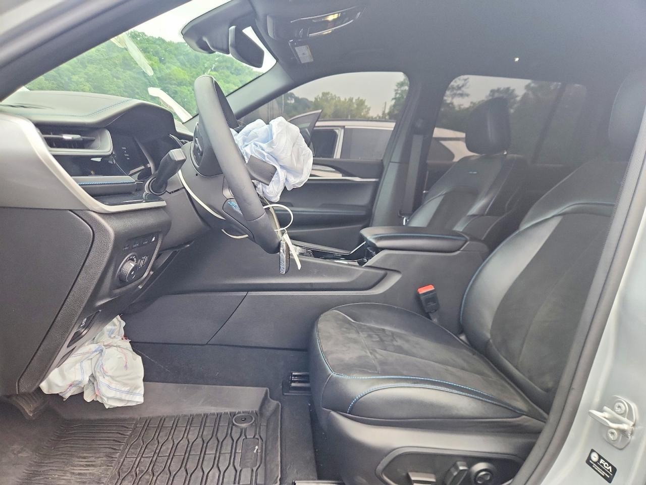 Salvage 2022 Jeep Grand Cherokee Trailhawk 4xe