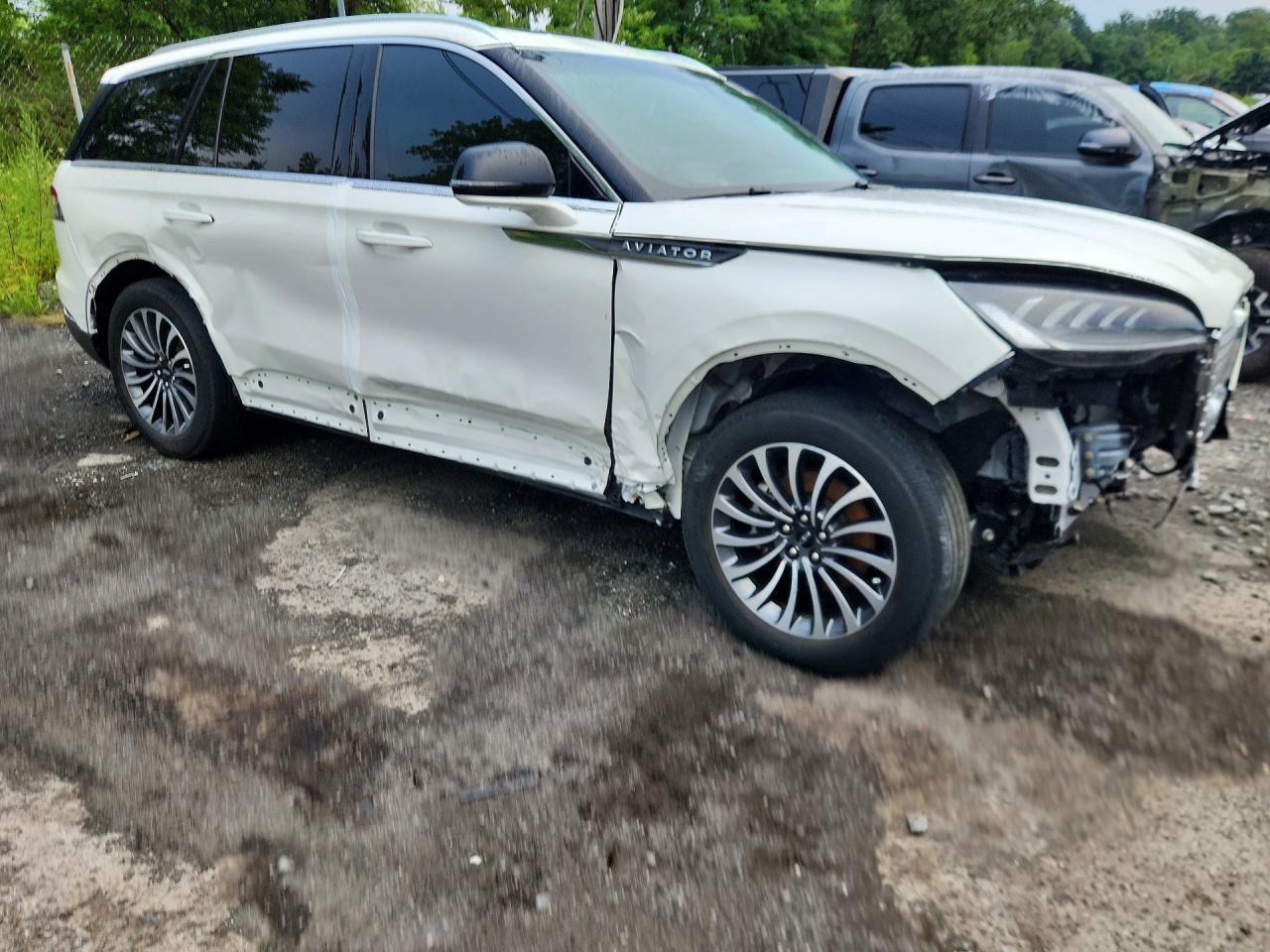 Salvage 2023 Lincoln Aviator 