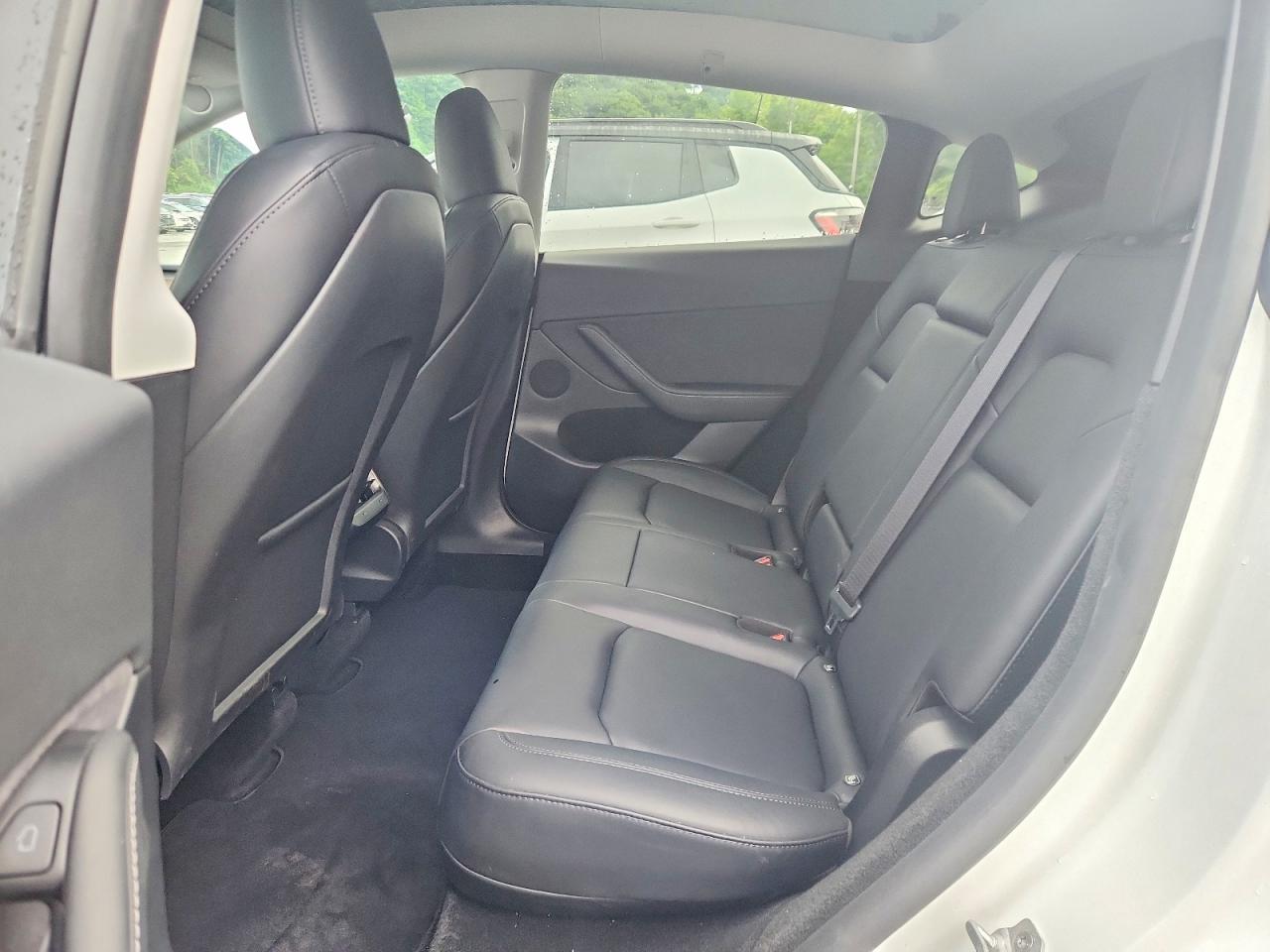 Salvage 2023 Tesla Model Y 