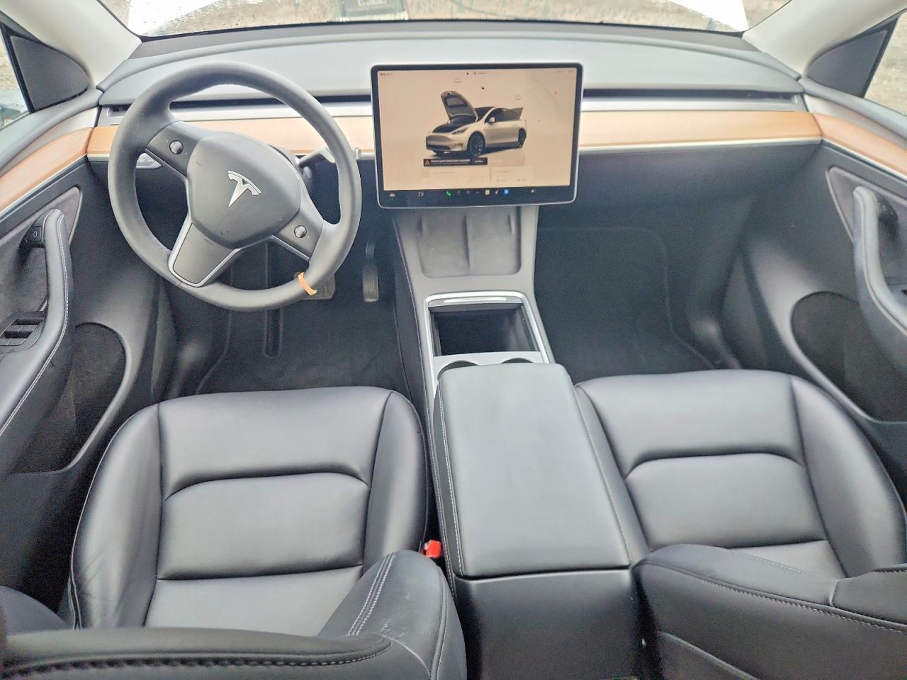 Salvage 2023 Tesla Model Y 