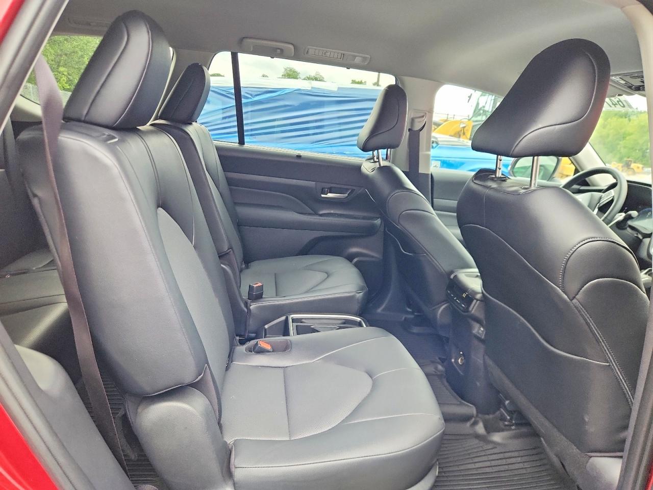 Salvage 2026 Toyota Grand Highlander Xle