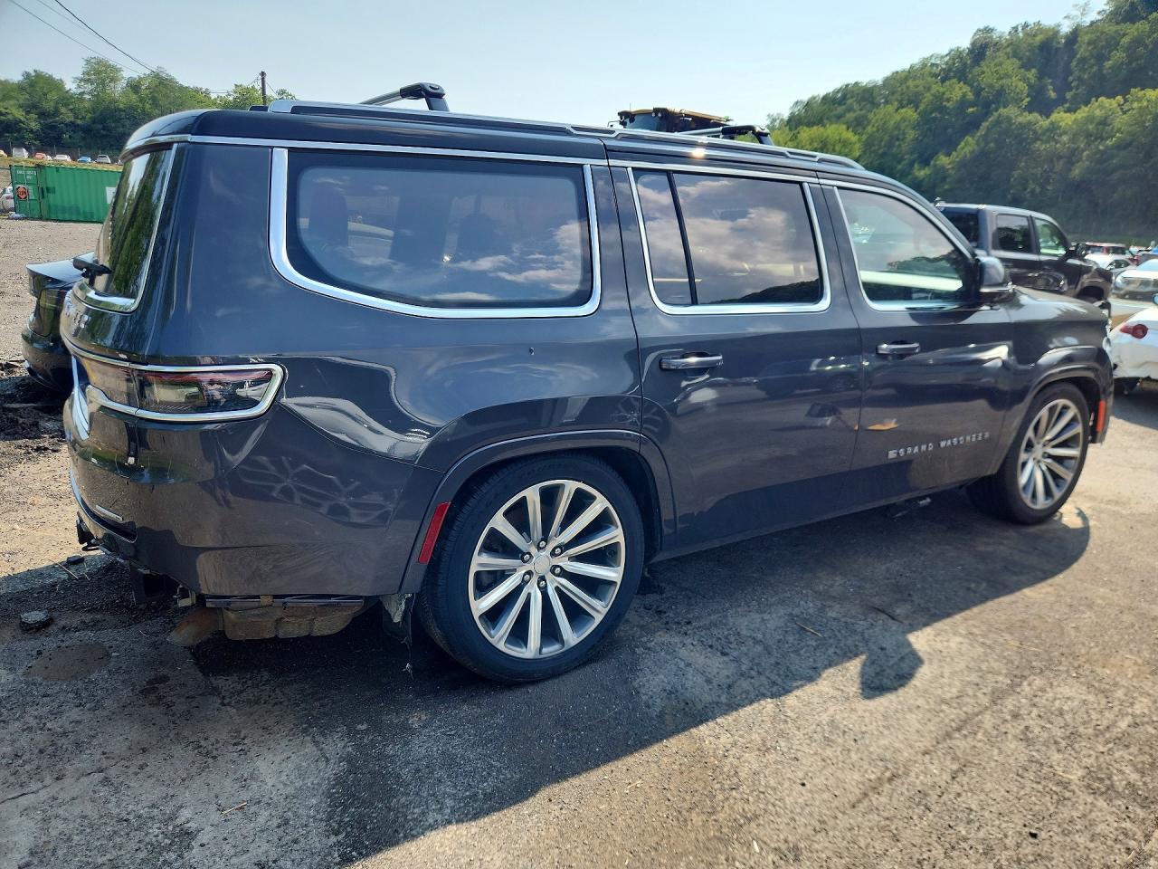 Salvage 2022 Jeep Grand Wagoneer Series Ii