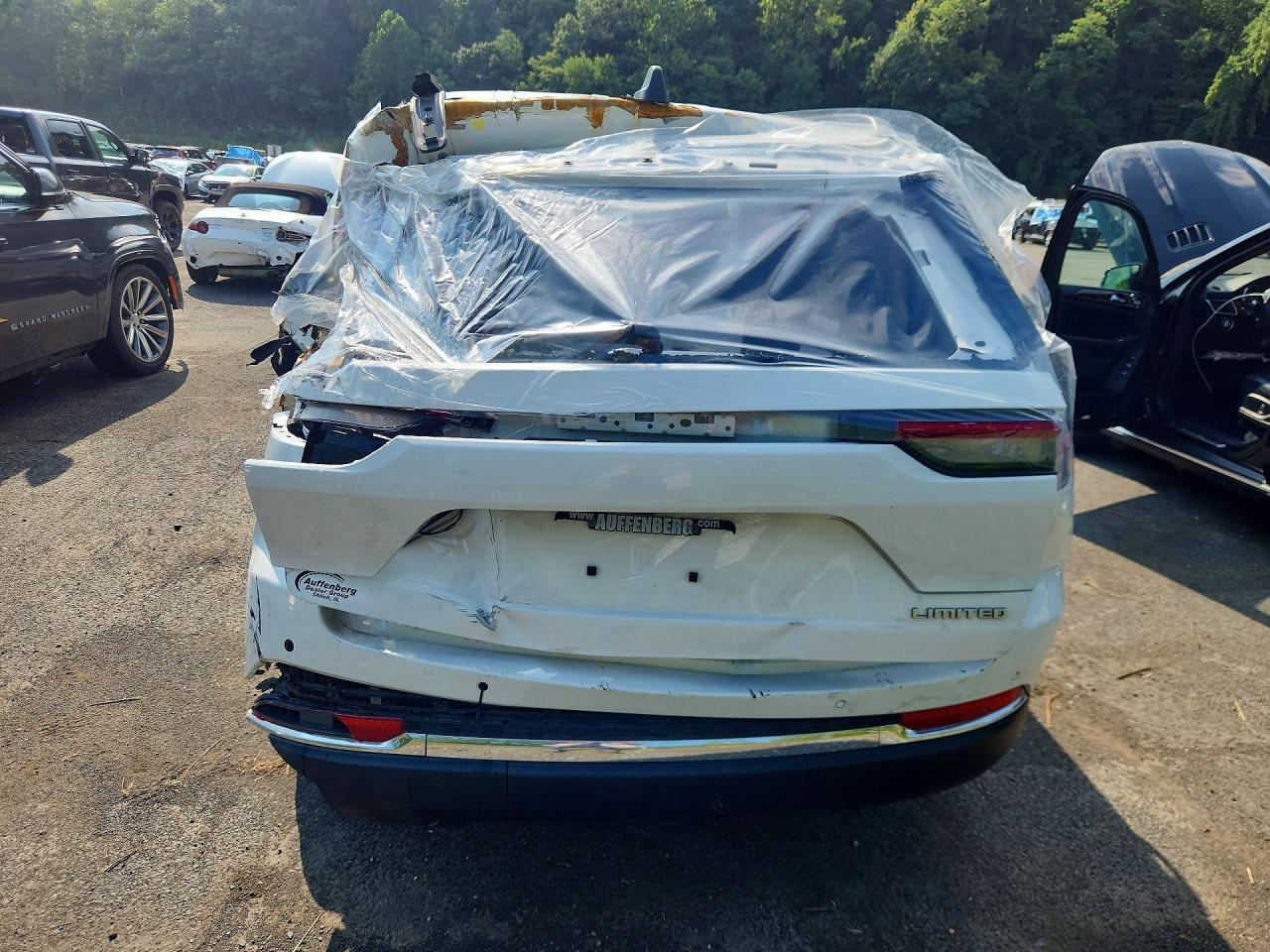 Salvage 2025 Jeep Grand Cherokee Limited