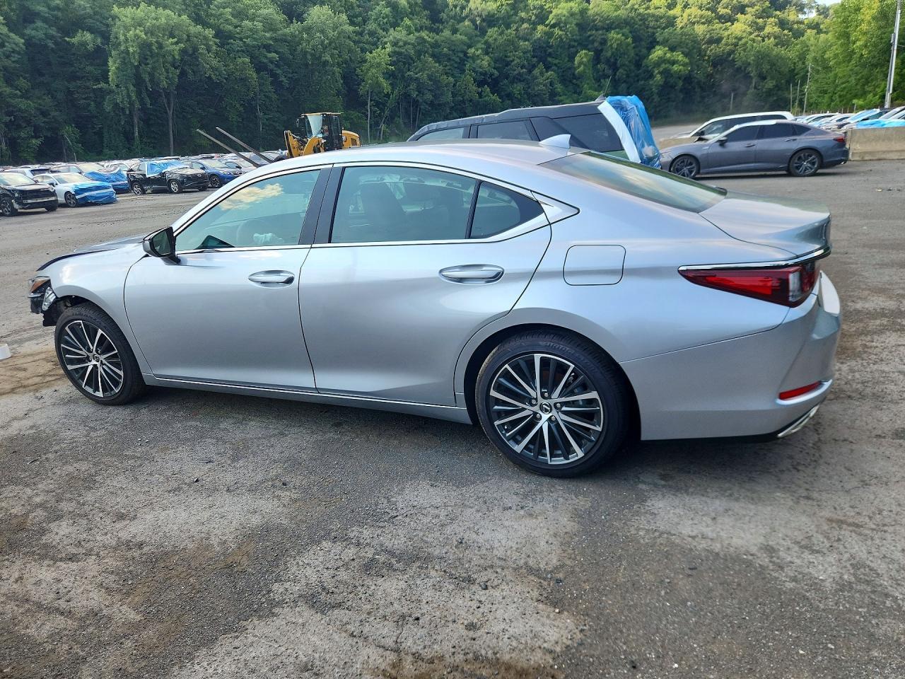 Salvage 2025 Lexus Es 350 