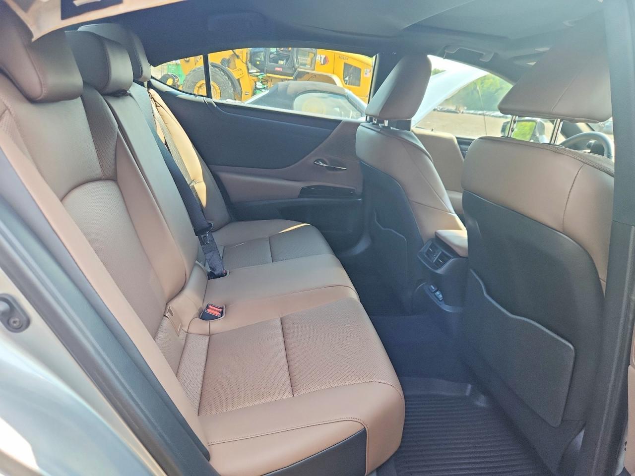 Salvage 2025 Lexus Es 350 