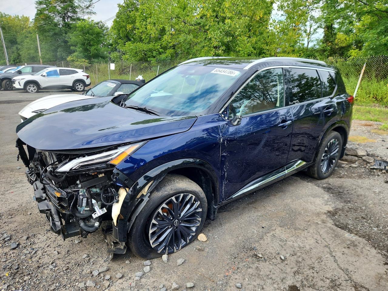 Salvage 2025 Nissan Rogue Platinum