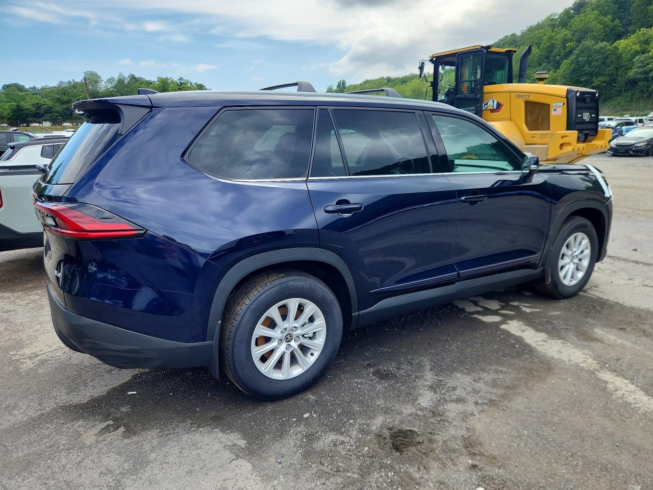 Salvage 2026 Toyota Grand Highlander Xle