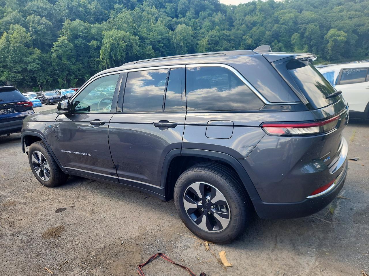 Salvage 2024 Jeep Grand Cherokee Limited 4xe