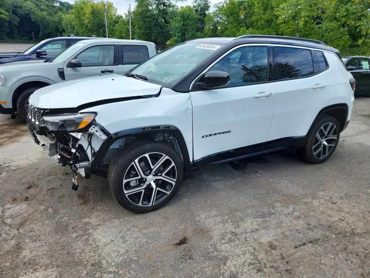 Salvage 2024 Jeep Compass Limited