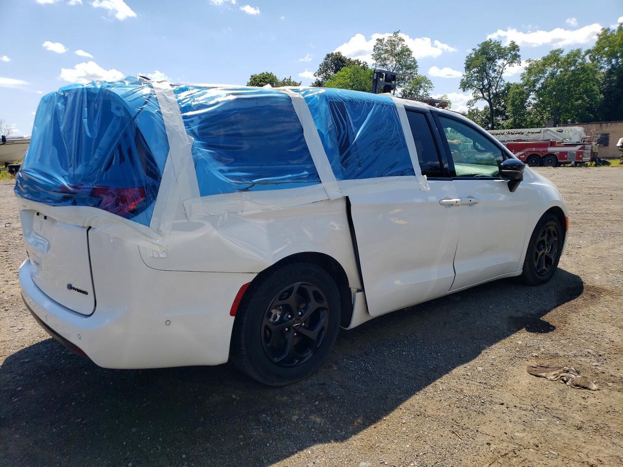 Salvage 2024 Chrysler Pacifica Hybrid Select