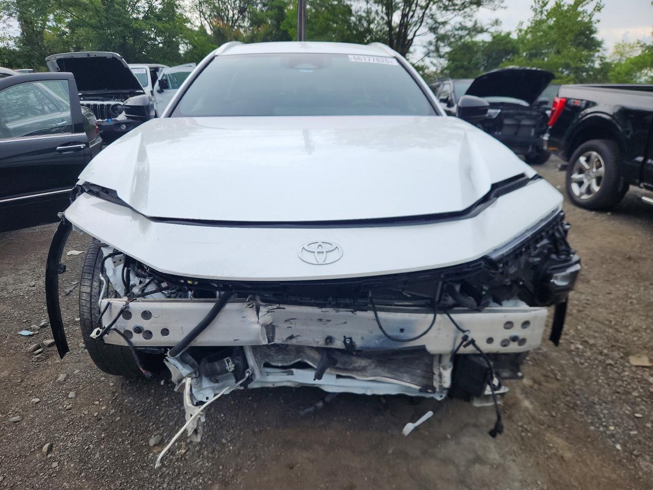 Salvage 2025 Toyota Crown Signia Xle