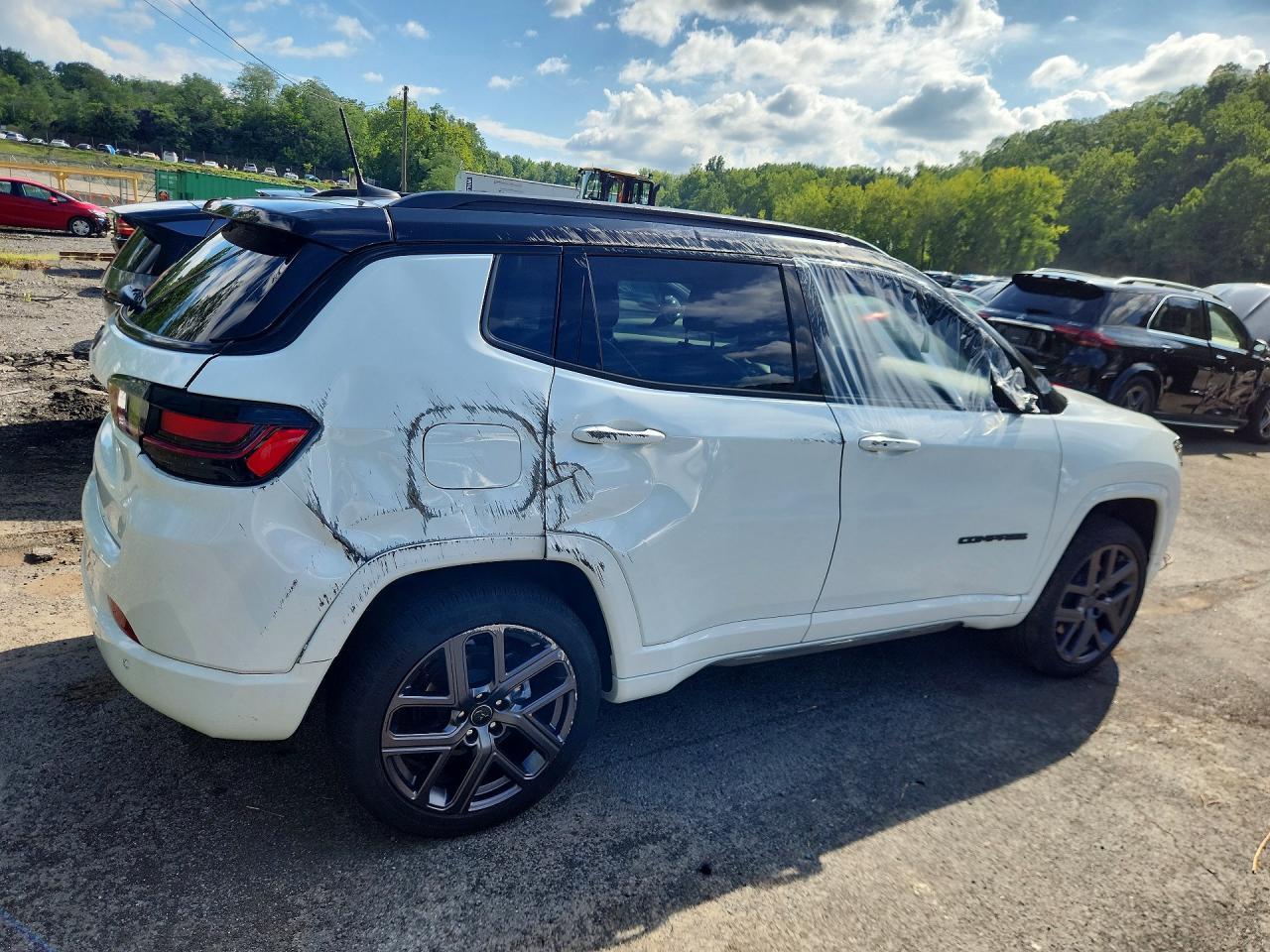Salvage 2025 Jeep Compass Limited