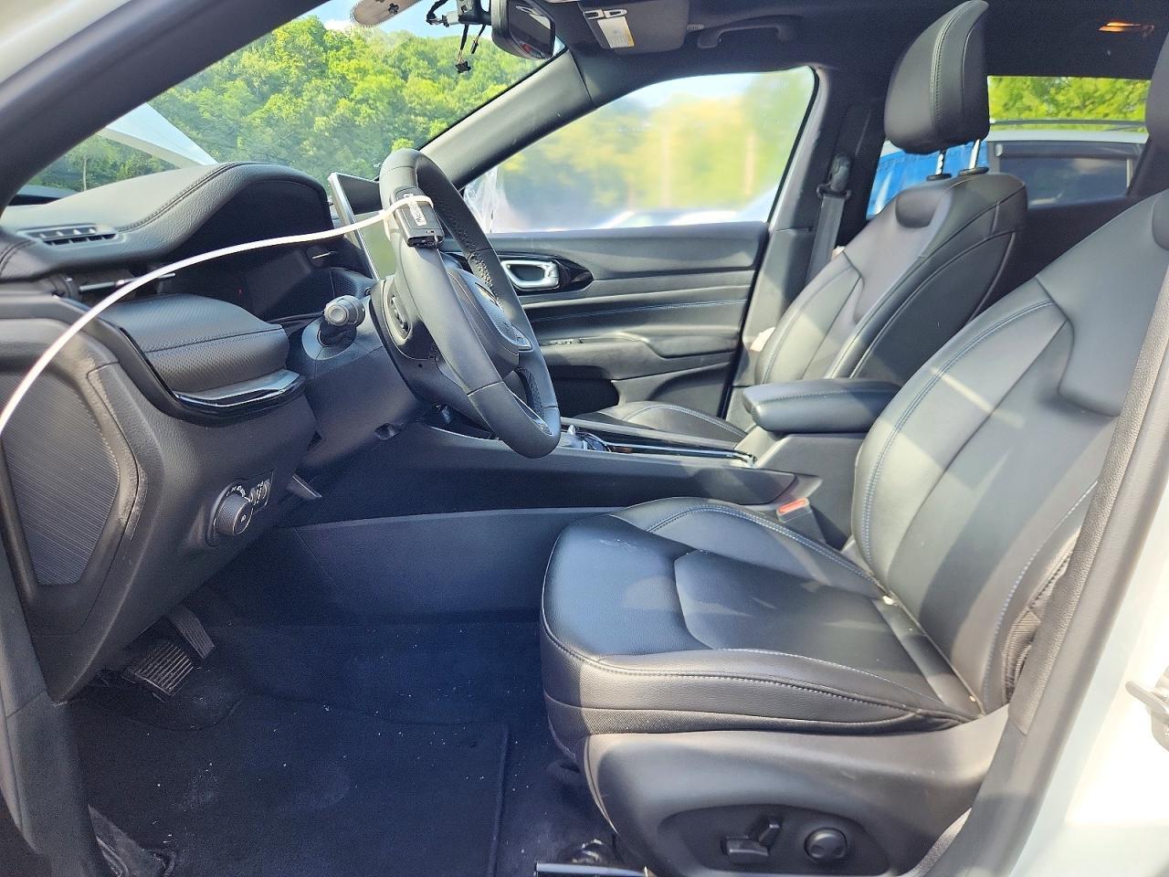 Salvage 2025 Jeep Compass Limited