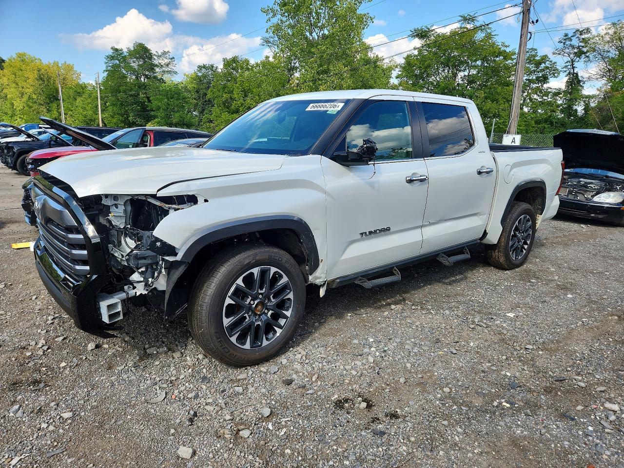 Salvage 2025 Toyota Tundra Limited