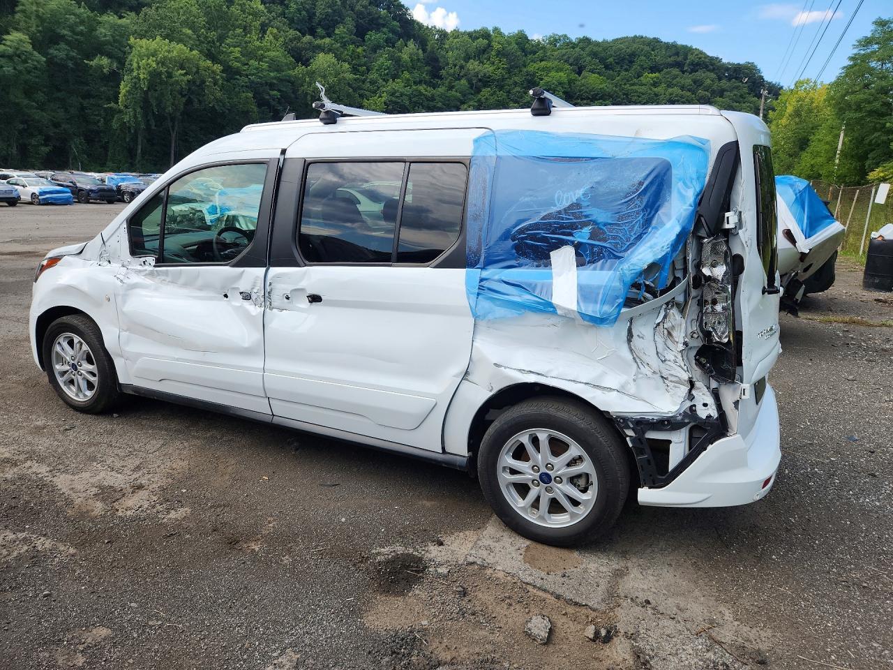 Salvage 2023 Ford Transit Connect 