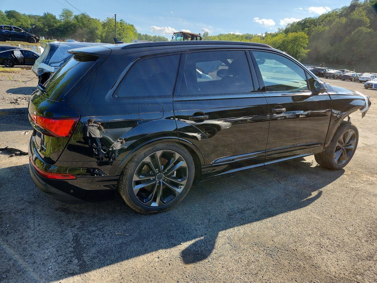 Salvage 2026 Audi Q7 Premium Plus