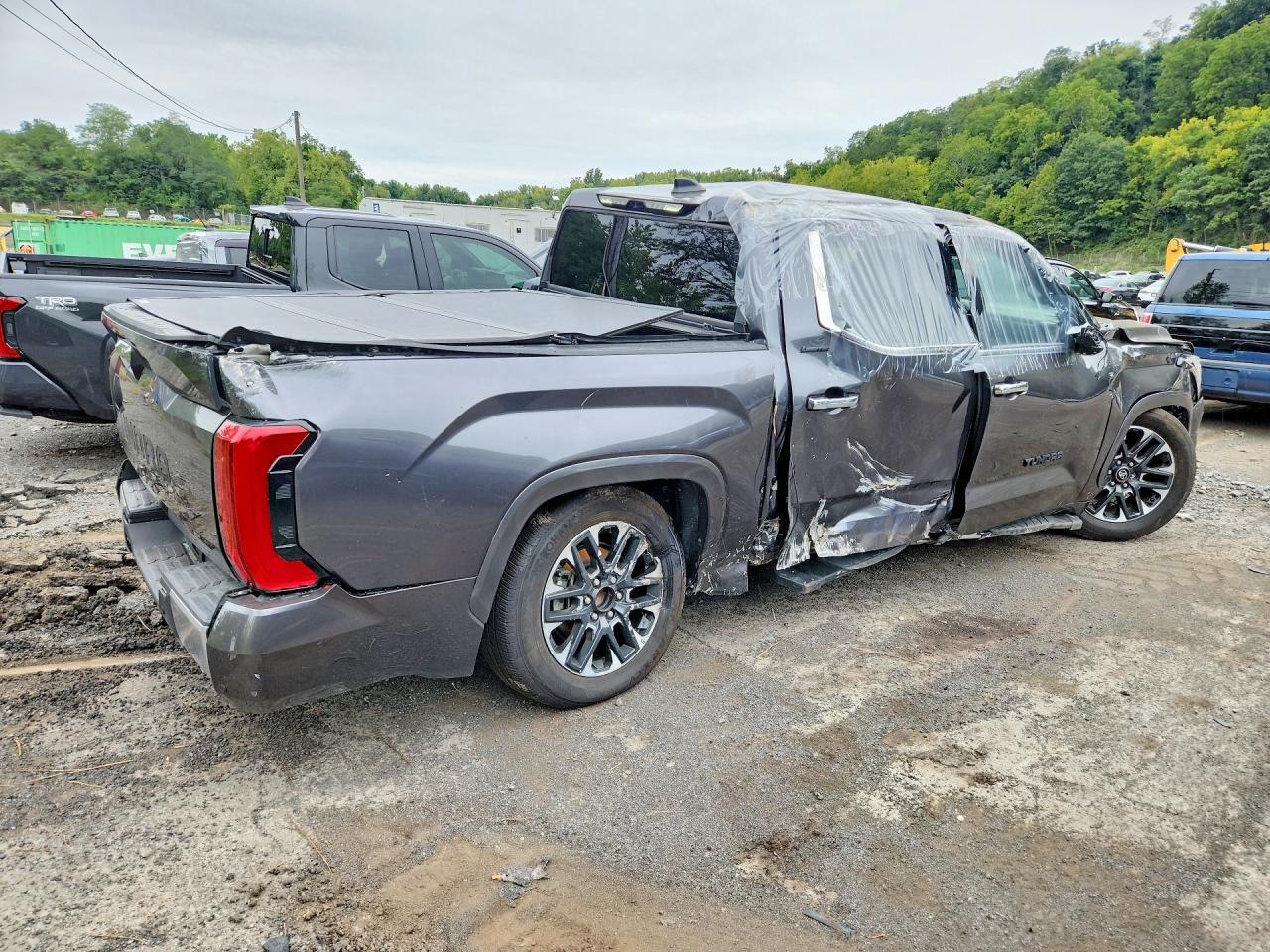 Salvage 2025 Toyota Tundra Crewmax Limited