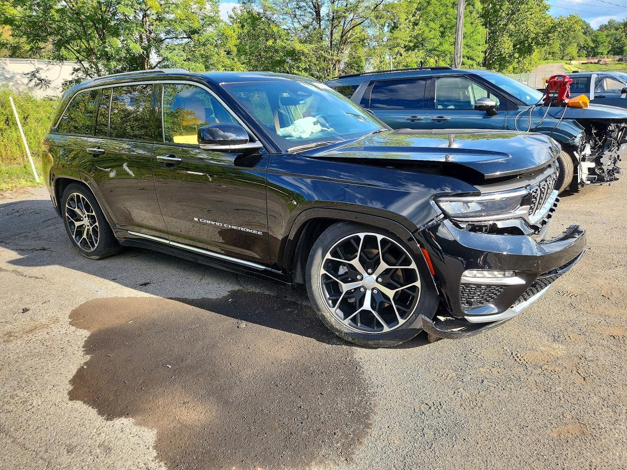 Salvage 2023 Jeep Grand Cherokee Summit 4xe