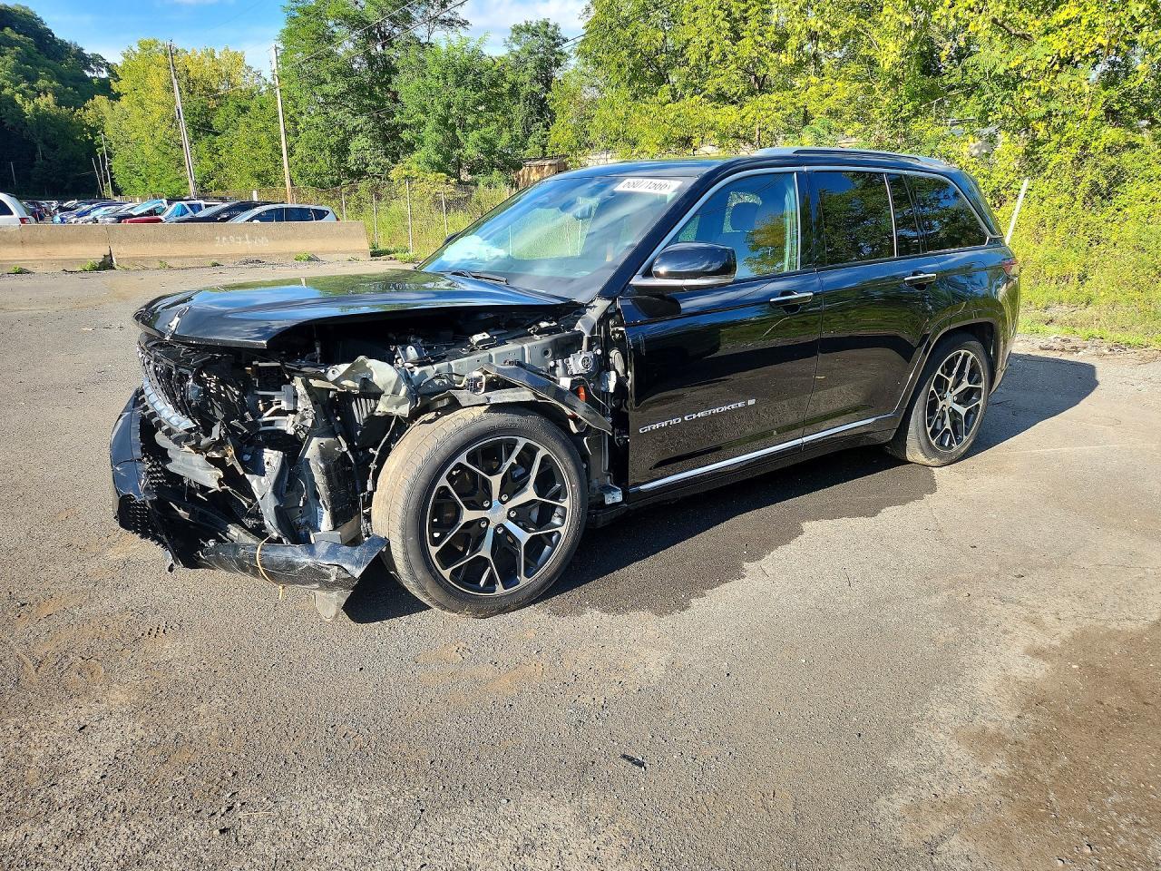 Salvage 2023 Jeep Grand Cherokee Summit 4xe