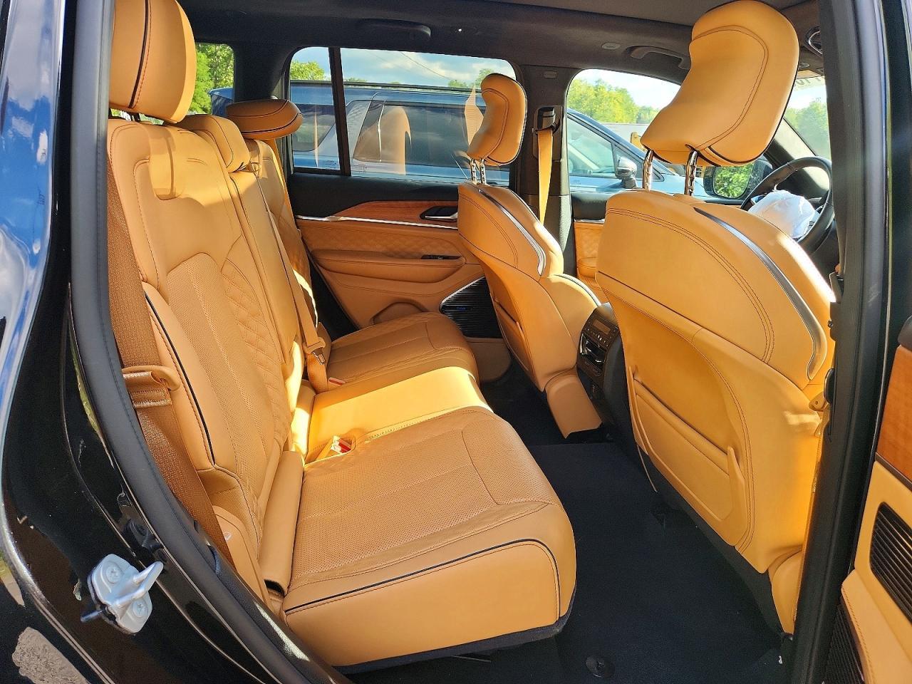 Salvage 2023 Jeep Grand Cherokee Summit 4xe