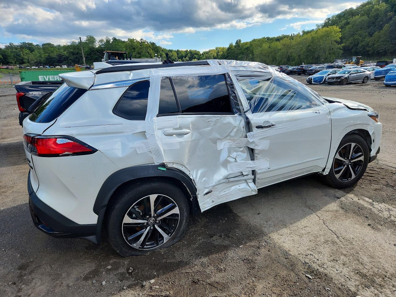 Salvage 2024 Toyota Corolla Cross Hybrid Xse