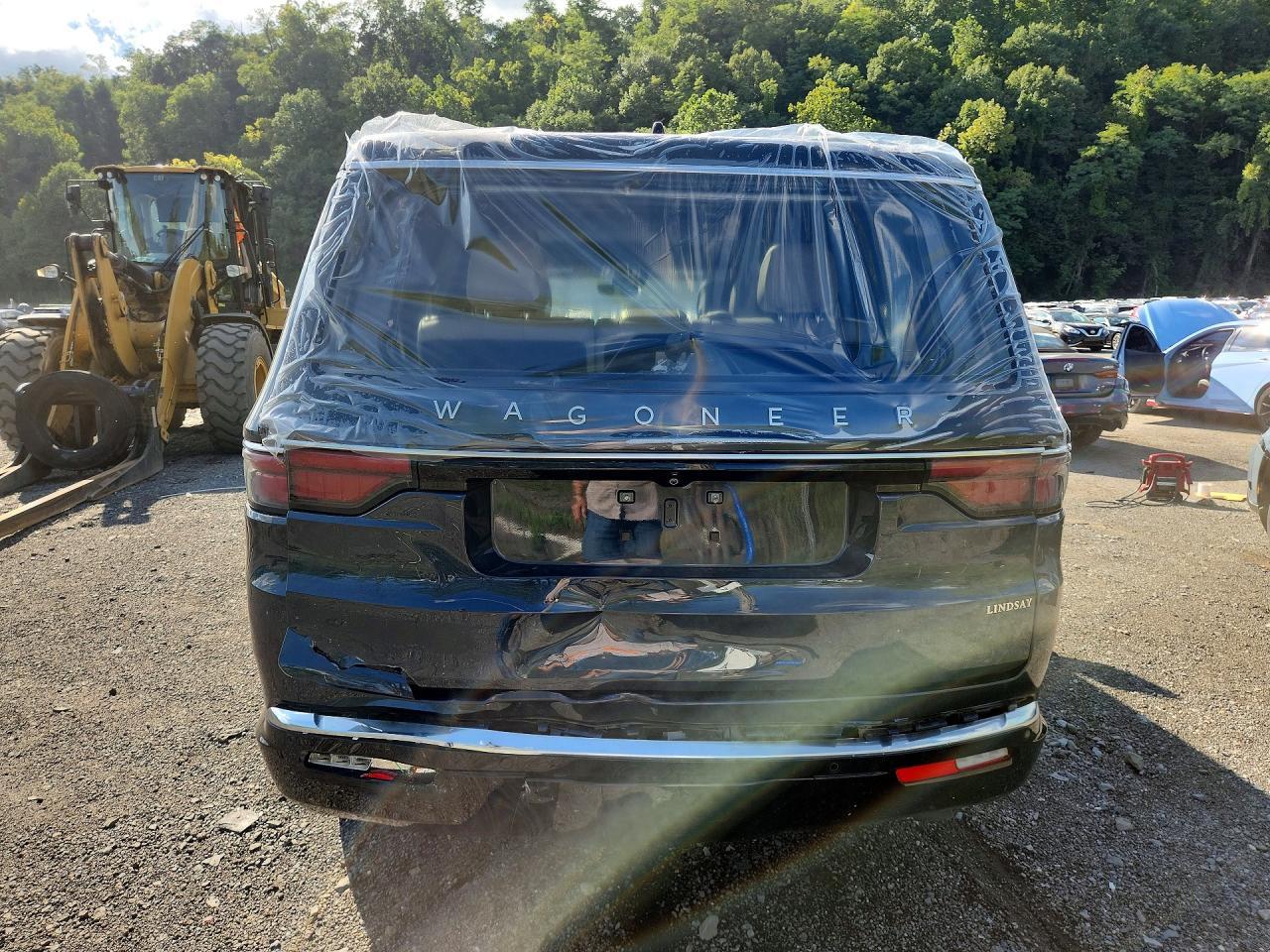 Salvage 2025 Jeep Wagoneer 