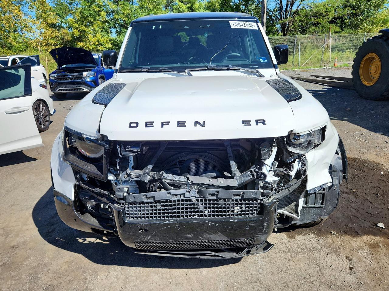 Salvage 2025 Land Rover Defender 130 X-dynamic Se