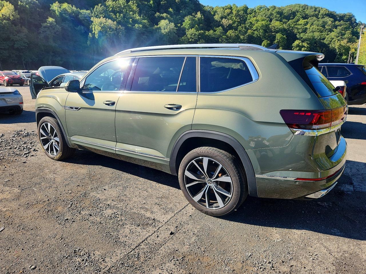Salvage 2026 Volkswagen Atlas Sel Premium R-line