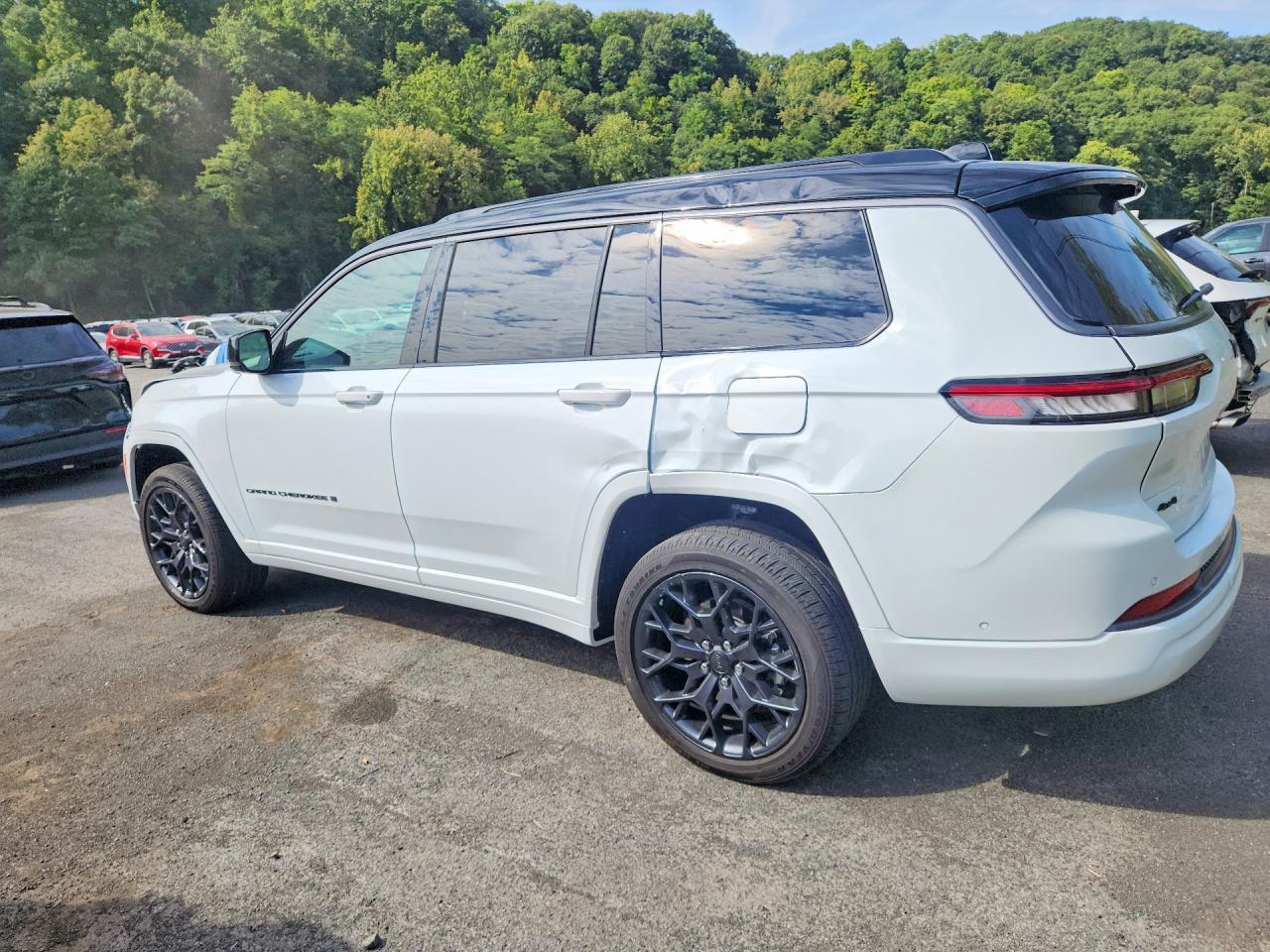 Salvage 2026 Jeep Grand Cherokee L Summit