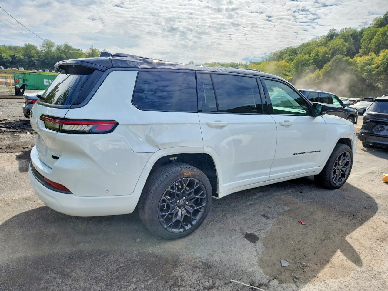 Salvage 2026 Jeep Grand Cherokee L Summit
