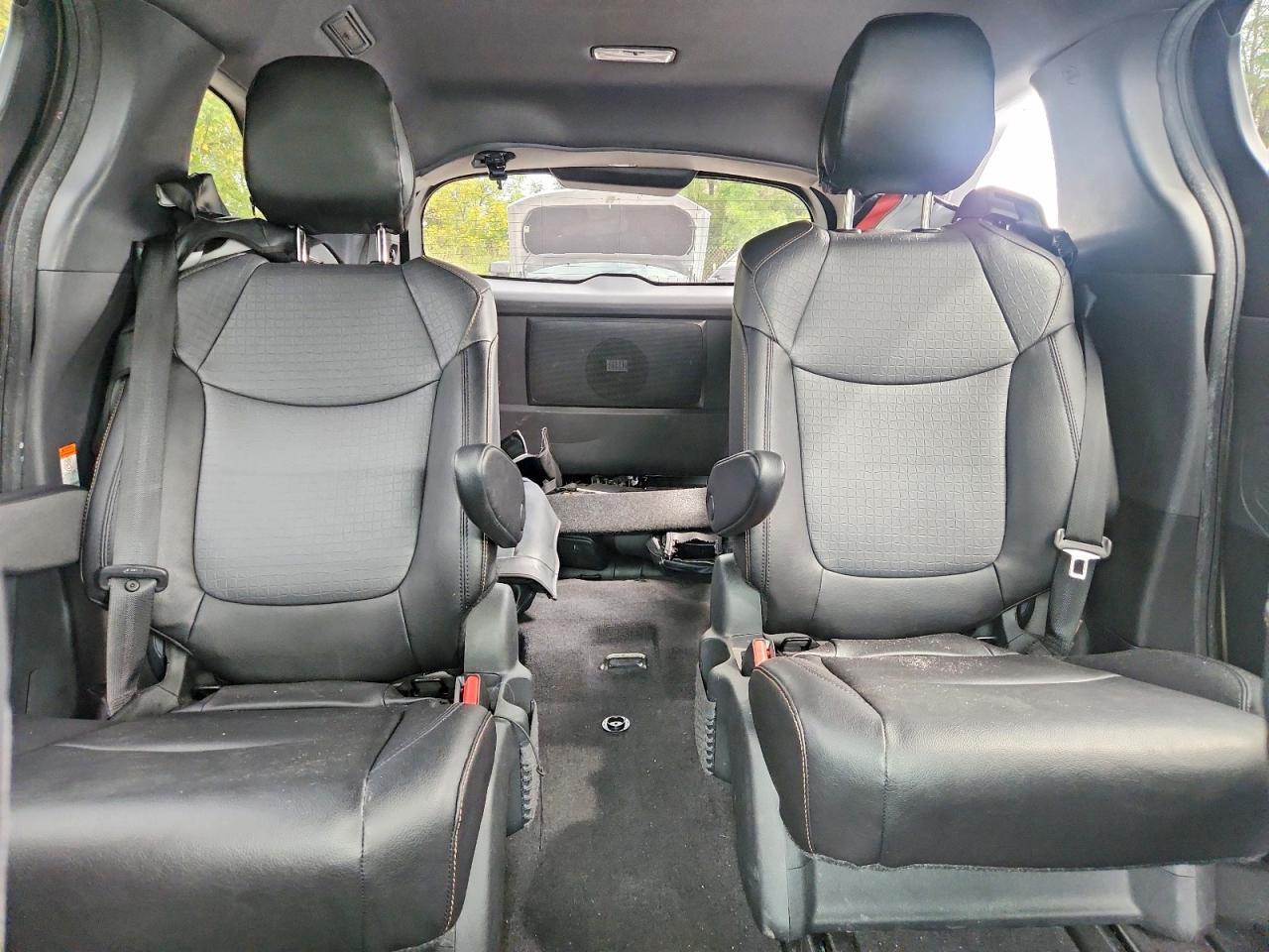 Salvage 2023 Toyota Sienna Woodland Edition