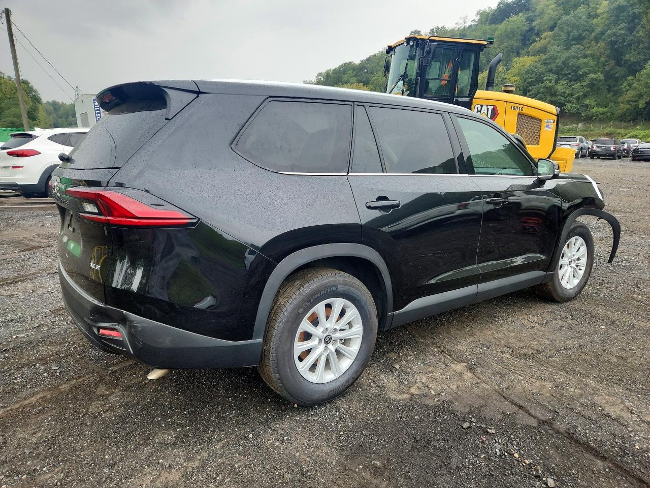 Salvage 2025 Toyota Grand Highlander Xle