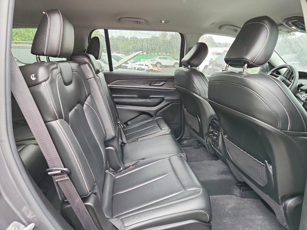 Salvage 2023 Jeep Grand Cherokee Limited