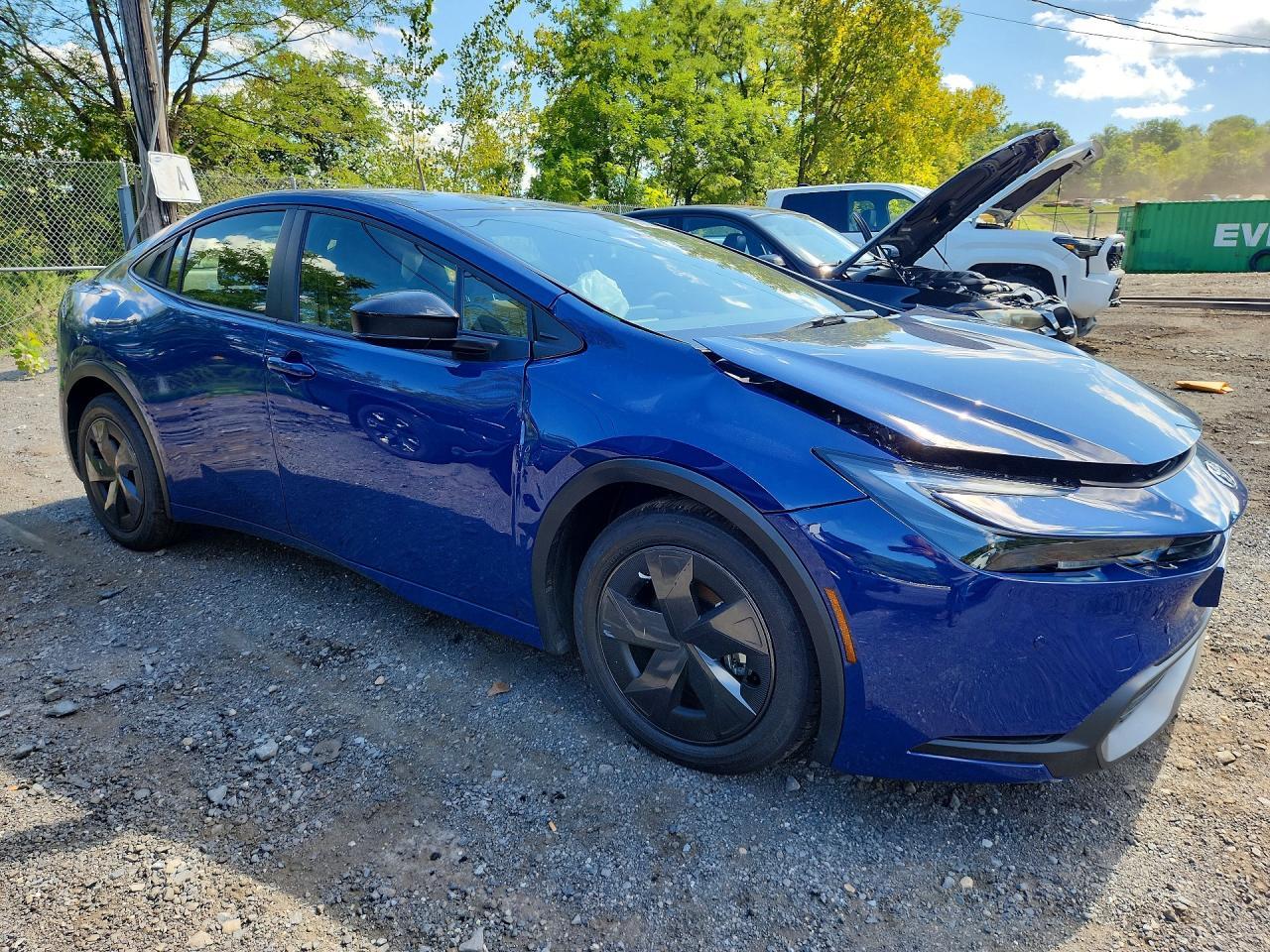 Salvage 2026 Toyota Prius Le
