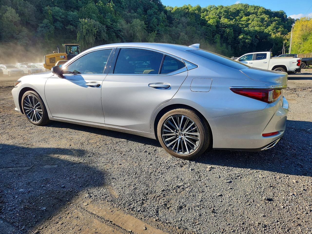 Salvage 2025 Lexus Es 350 