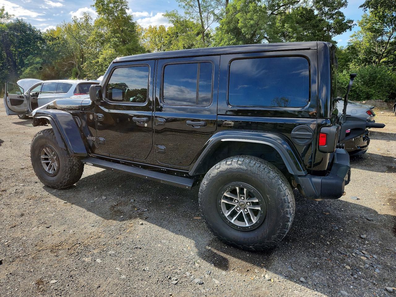 Salvage 2023 Jeep Wrangler Rubicon 392