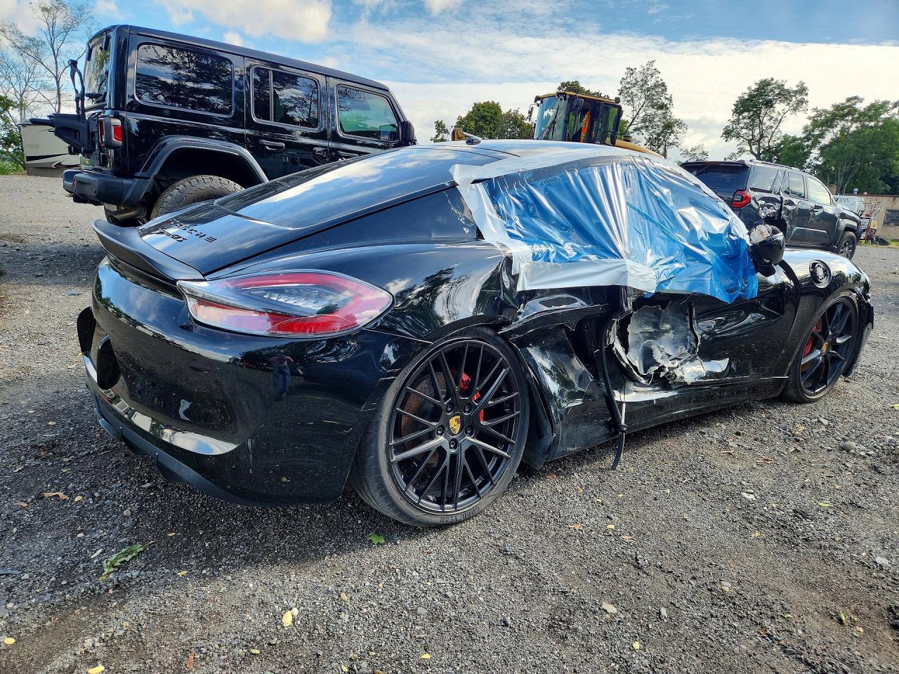 Salvage 2016 Porsche Cayman Gts