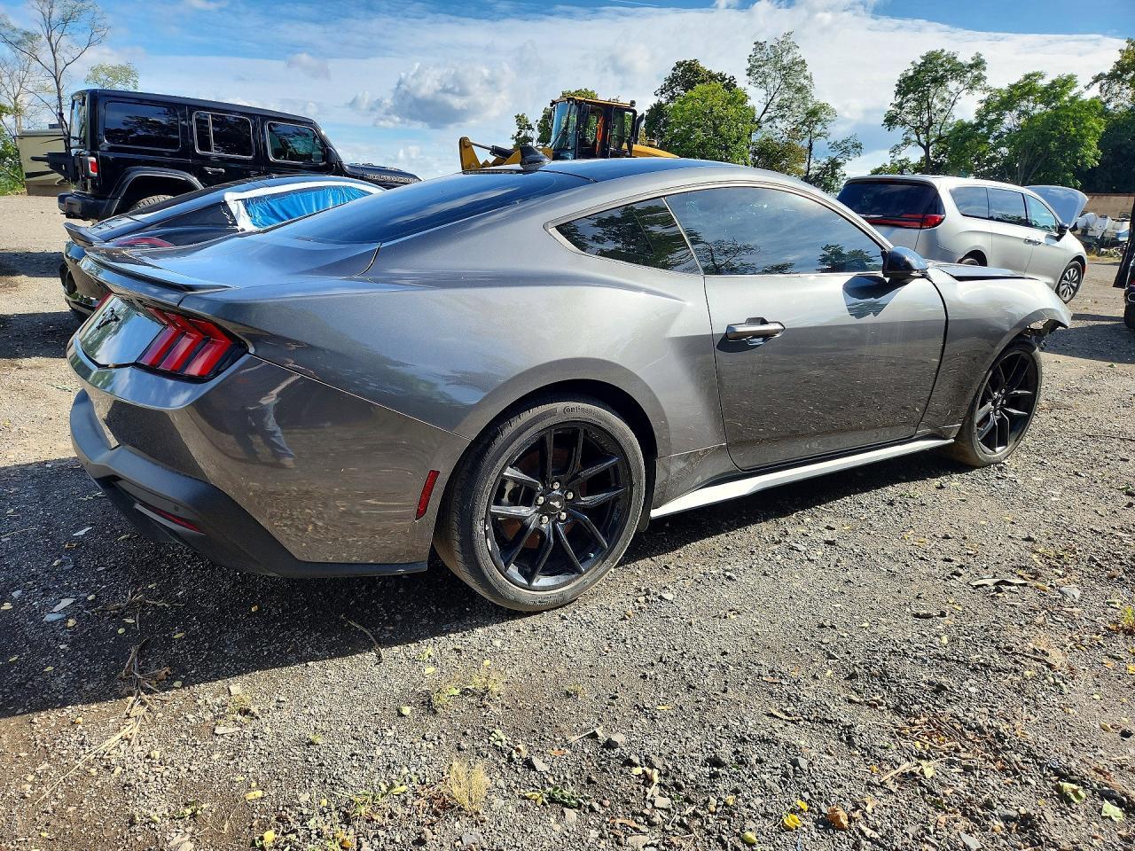 Salvage 2024 Ford Mustang 