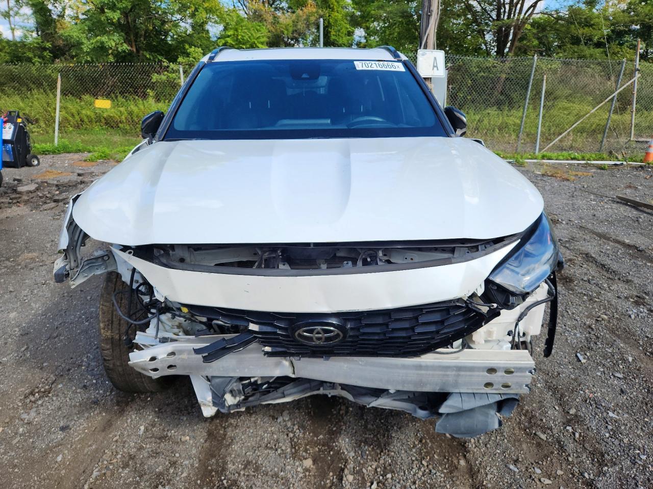 Salvage 2022 Toyota Highlander Xse