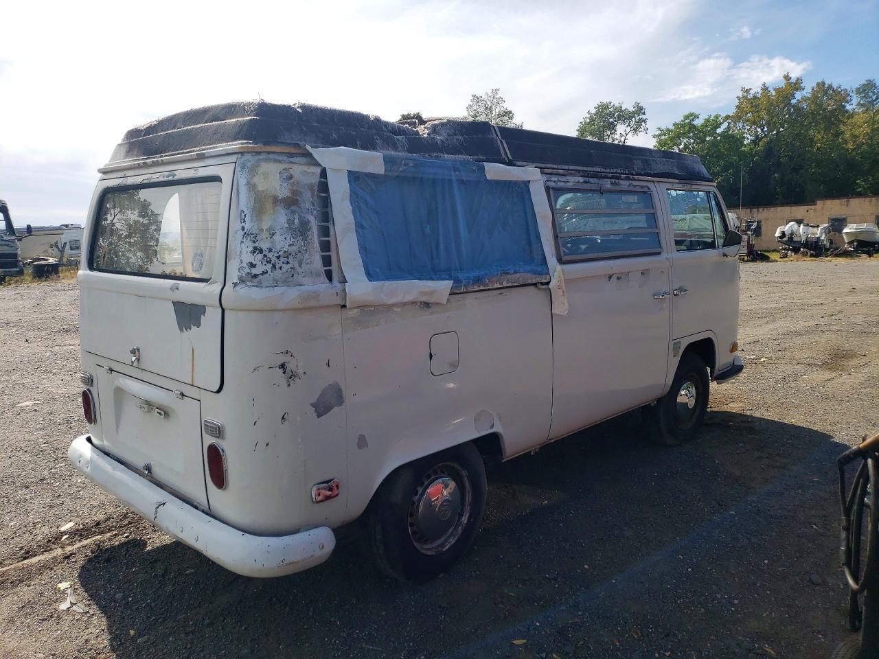 Salvage 1970 Volkswagen Transporter 