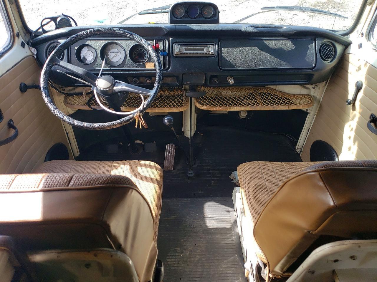 Salvage 1970 Volkswagen Transporter 